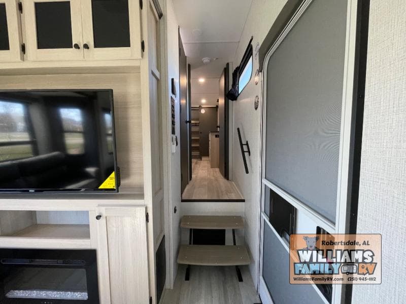 2025 Forest River 2025 Forest River Wildcat - thumbnail 11