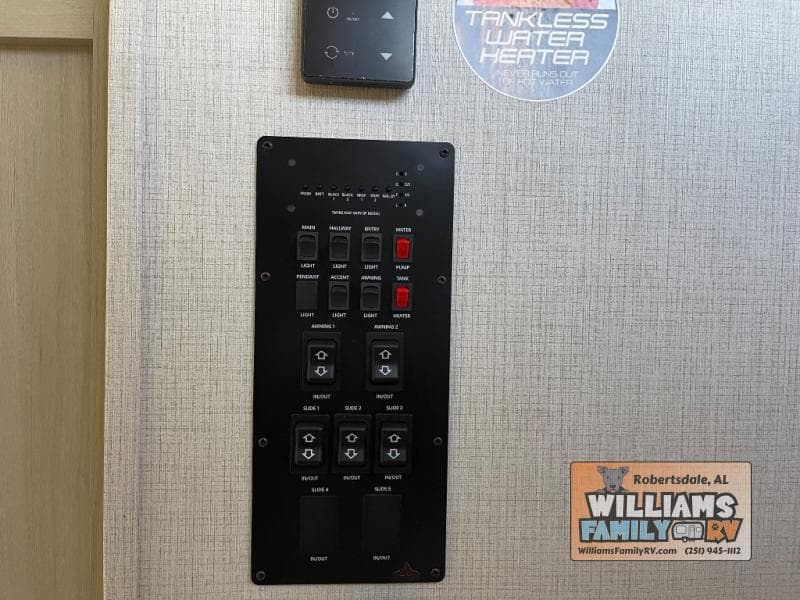 2025 Forest River 2025 Forest River Wildcat - thumbnail 12