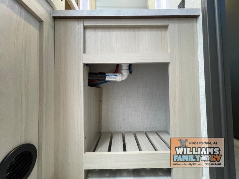 2025 Forest River 2025 Forest River Wildcat - thumbnail 17