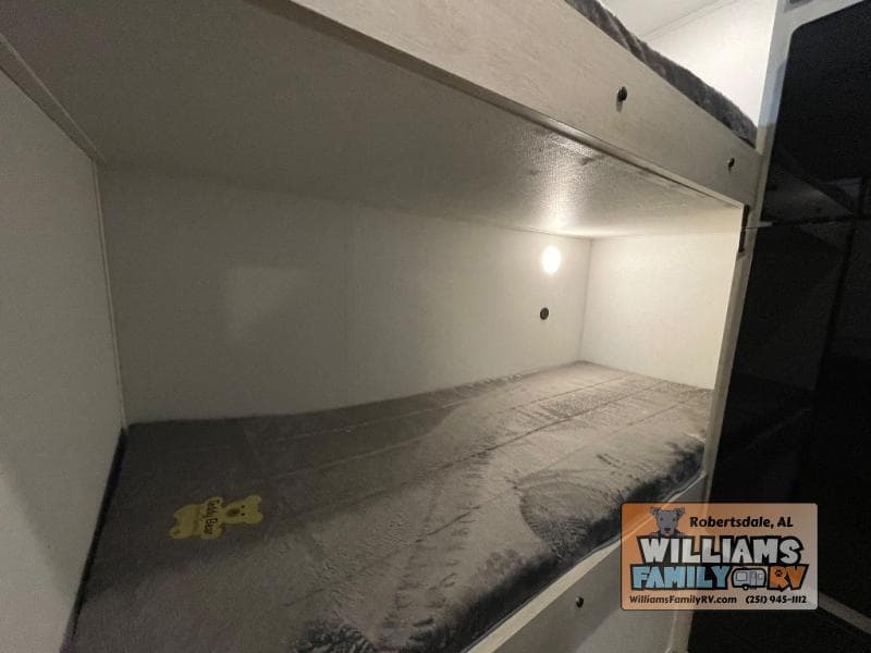 2025 Forest River 2025 Forest River Puma - thumbnail 11