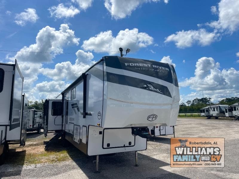 2025 Forest River Sierra 3900HBLR