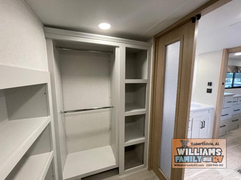 2025 Forest River 2025 Forest River Sierra - thumbnail 39