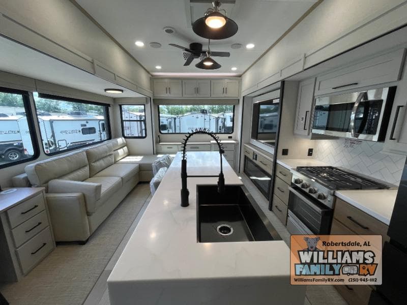 2025 Forest River 2025 Forest River Sierra - thumbnail 4