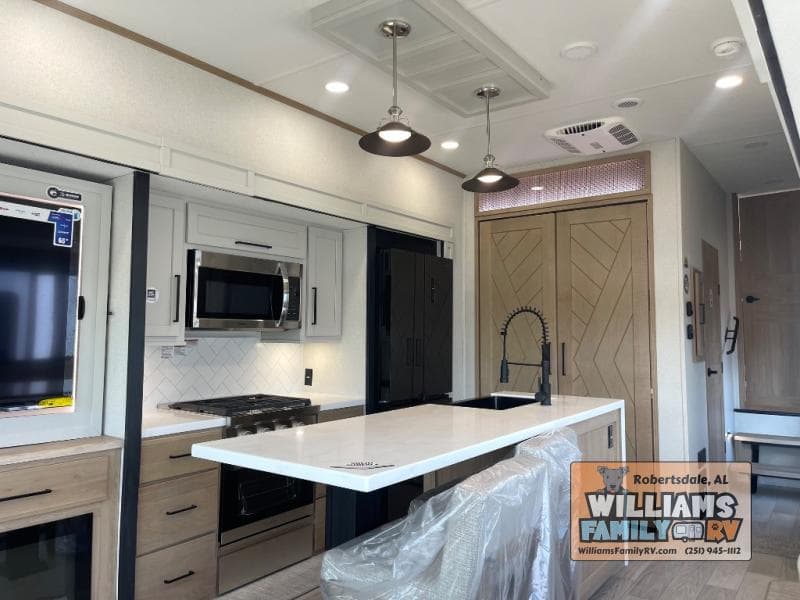 2025 Forest River 2025 Forest River Sierra - thumbnail 6