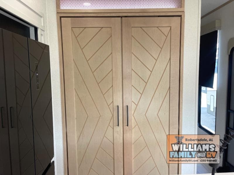 2025 Forest River 2025 Forest River Sierra - thumbnail 10