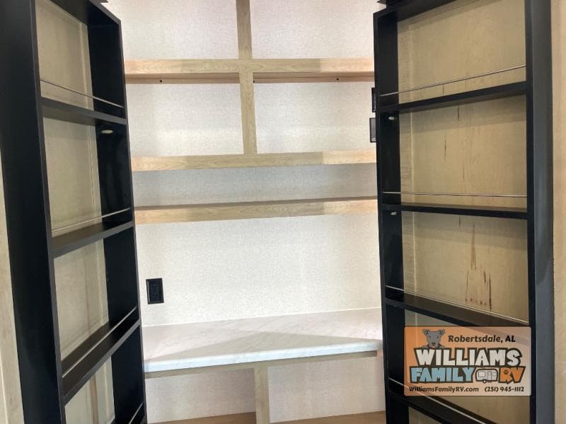 2025 Forest River 2025 Forest River Sierra - thumbnail 11