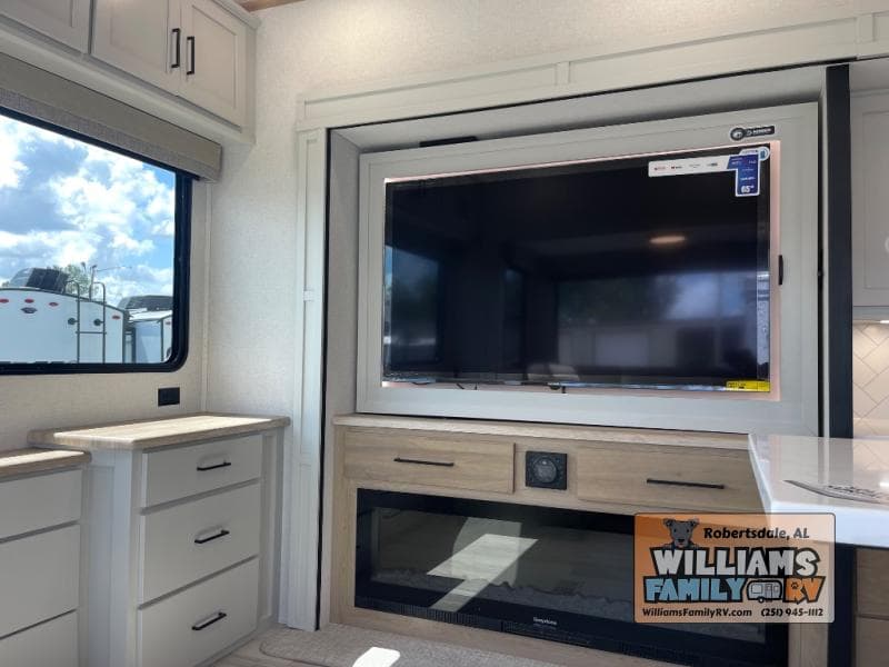 2025 Forest River 2025 Forest River Sierra - thumbnail 17