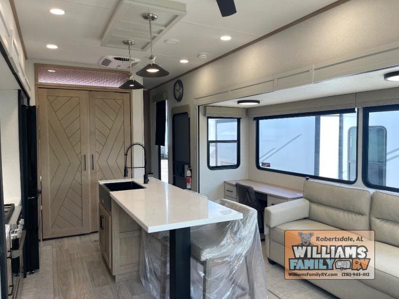 2025 Forest River 2025 Forest River Sierra - thumbnail 18