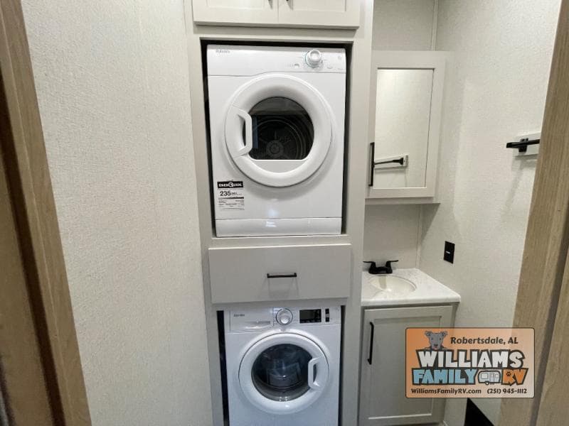 2025 Forest River 2025 Forest River Sierra - thumbnail 22