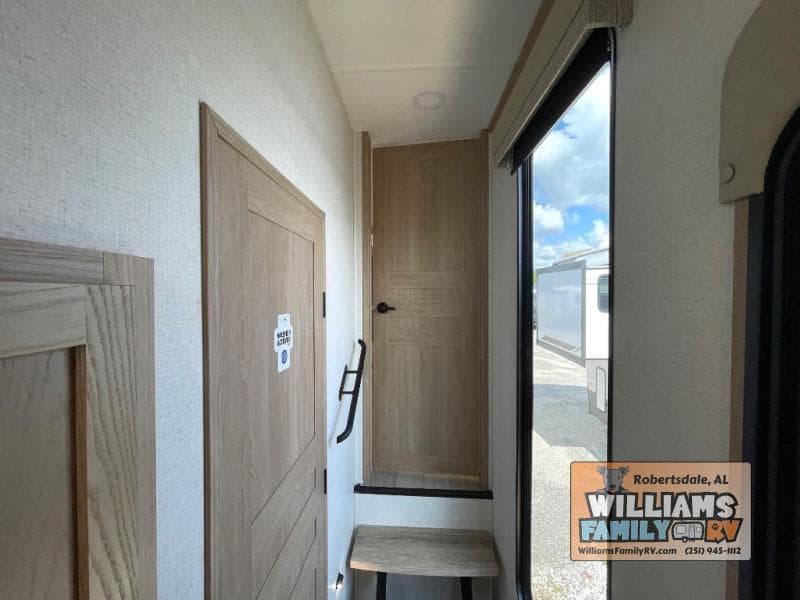 2025 Forest River 2025 Forest River Sierra - thumbnail 25