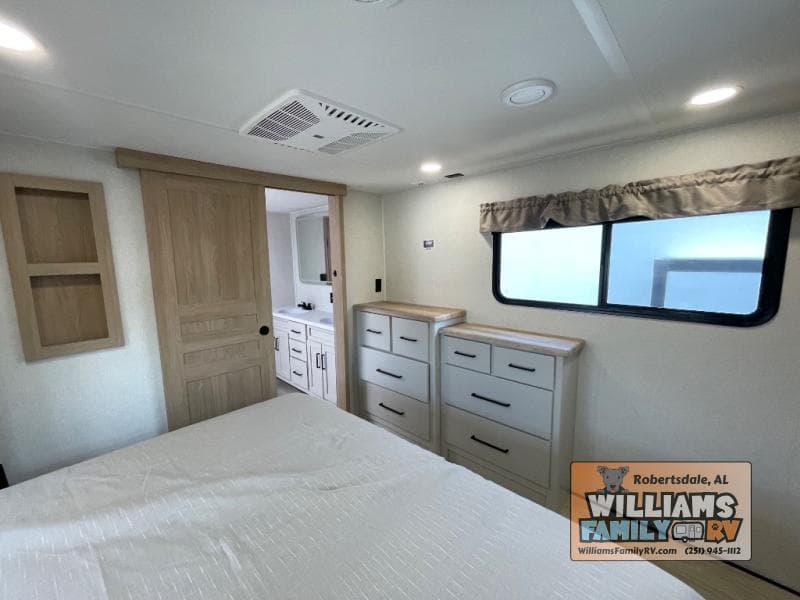 2025 Forest River 2025 Forest River Sierra - thumbnail 28