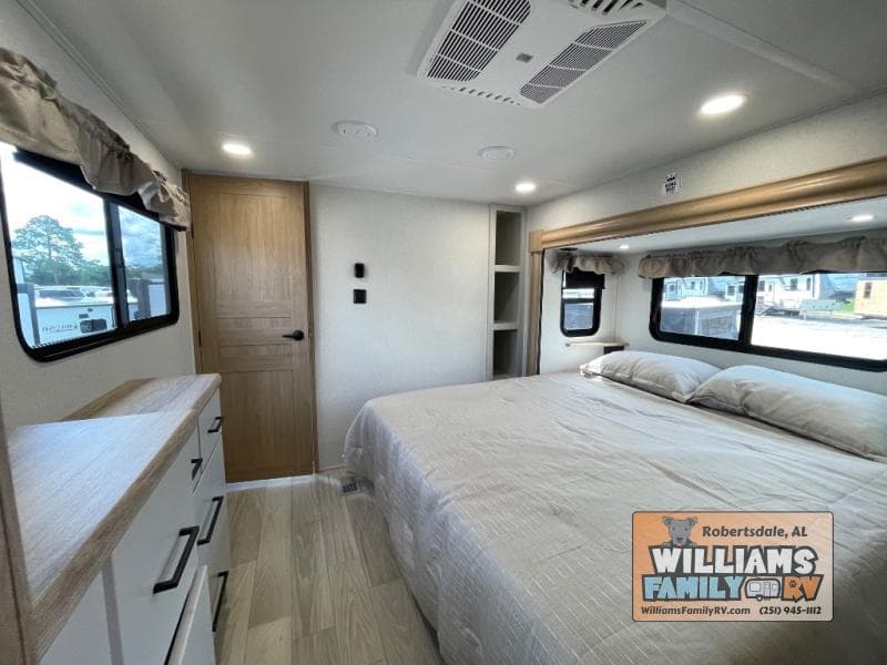 2025 Forest River 2025 Forest River Sierra - thumbnail 30