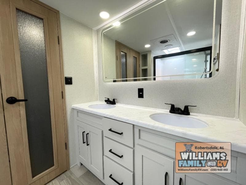 2025 Forest River 2025 Forest River Sierra - thumbnail 33