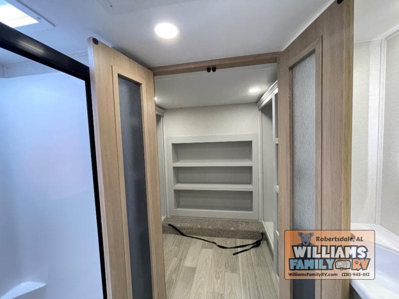 2025 Forest River 2025 Forest River Sierra - thumbnail 37