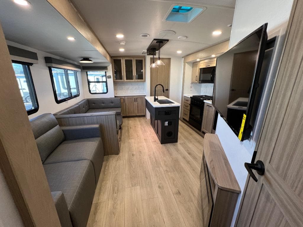 2026 Forest River 2026 Forest River Rockwood Signature - thumbnail 3