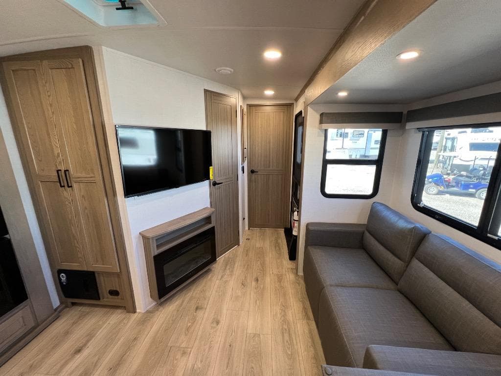 2026 Forest River 2026 Forest River Rockwood Signature - thumbnail 6