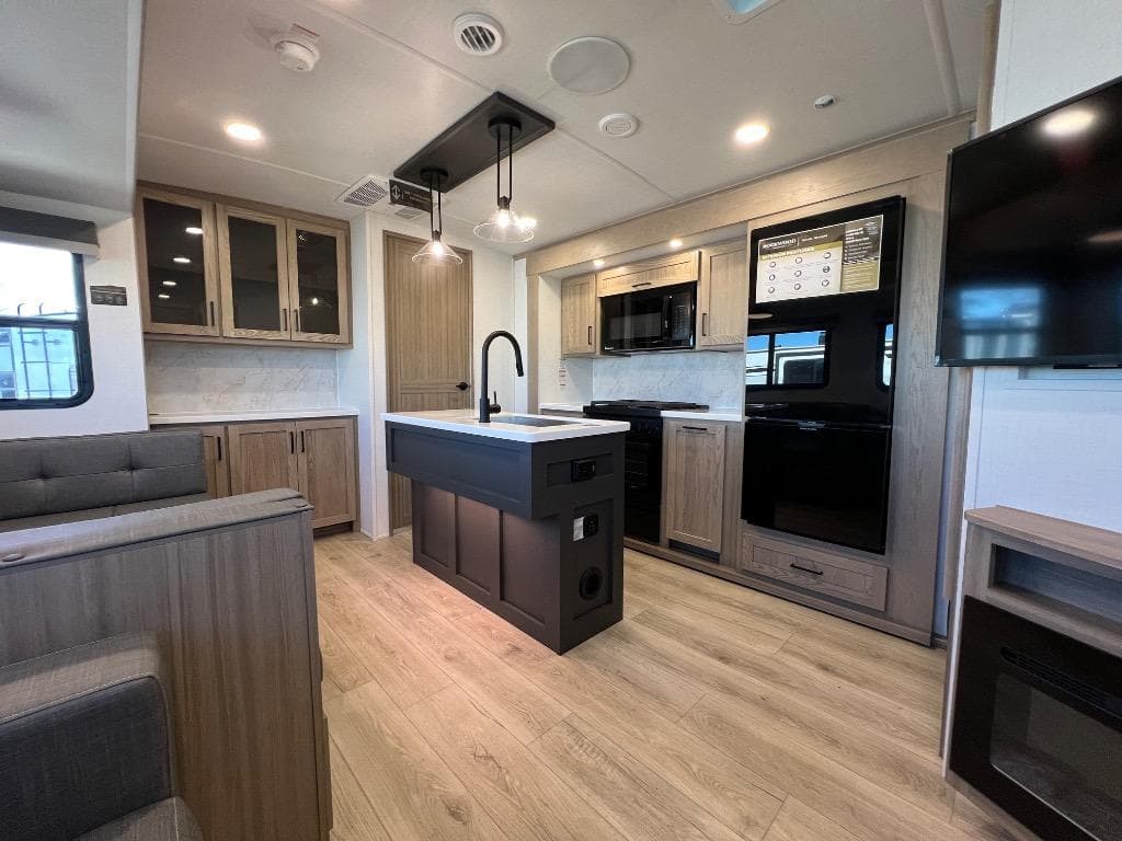 2026 Forest River 2026 Forest River Rockwood Signature - thumbnail 13