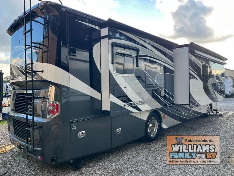 2016 Tiffin 2016 Tiffin Phaeton - thumbnail 3