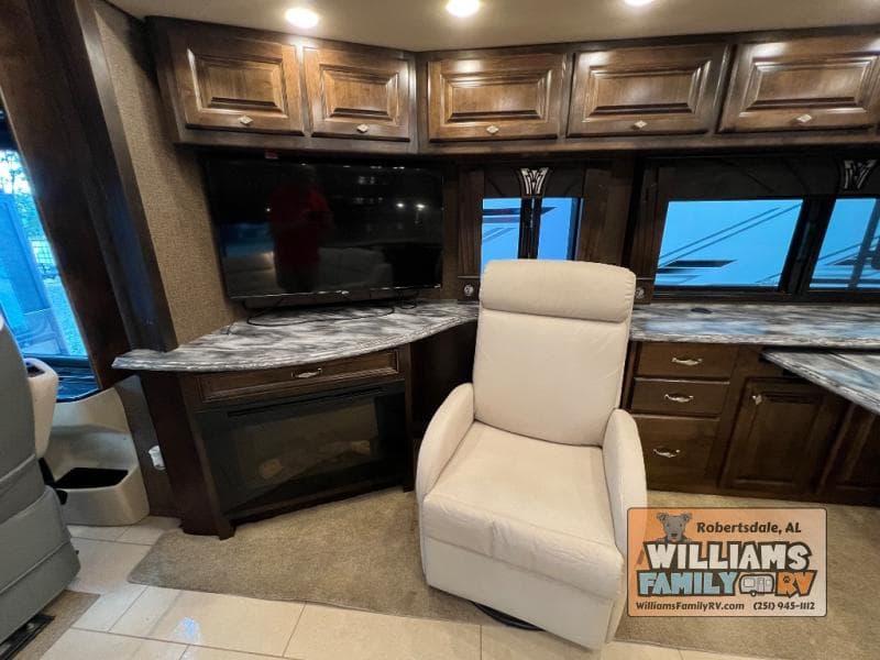 2016 Tiffin 2016 Tiffin Phaeton - thumbnail 11