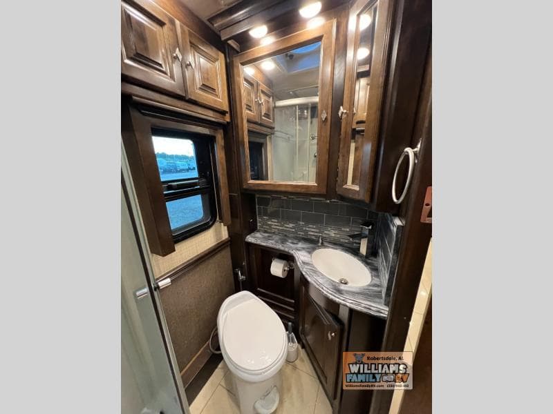 2016 Tiffin 2016 Tiffin Phaeton - thumbnail 22