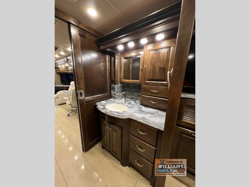 2016 Tiffin 2016 Tiffin Phaeton - thumbnail 25