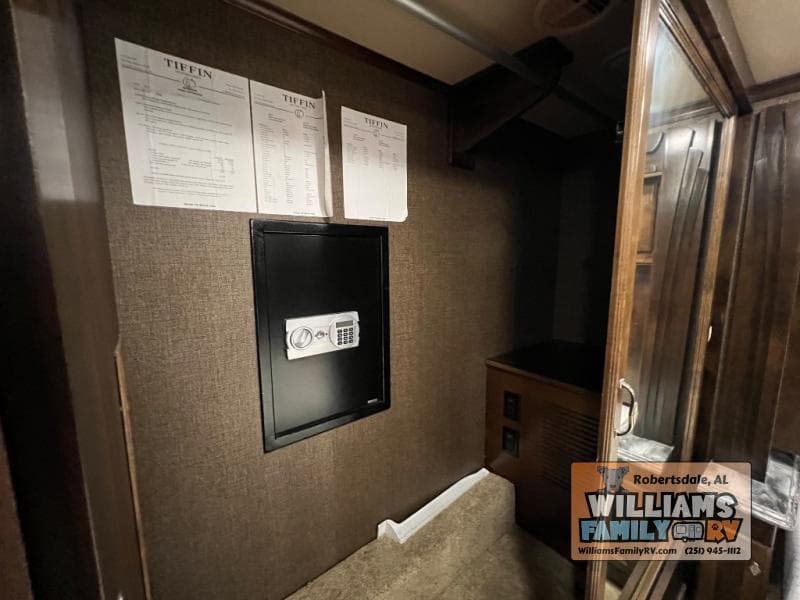 2016 Tiffin 2016 Tiffin Phaeton - thumbnail 29