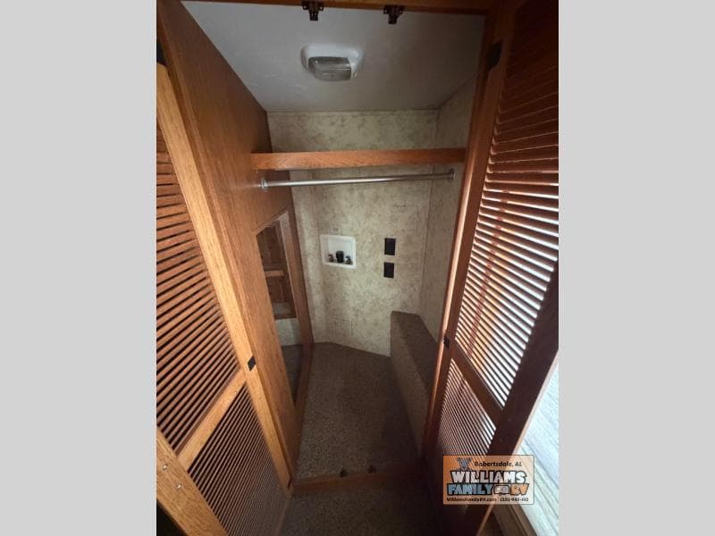 2011 Coachmen 2011 Coachmen Brookstone - thumbnail 17