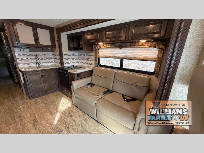 2017 Thor Motor Coach 2017 Thor Motor Coach Hurricane - thumbnail 9