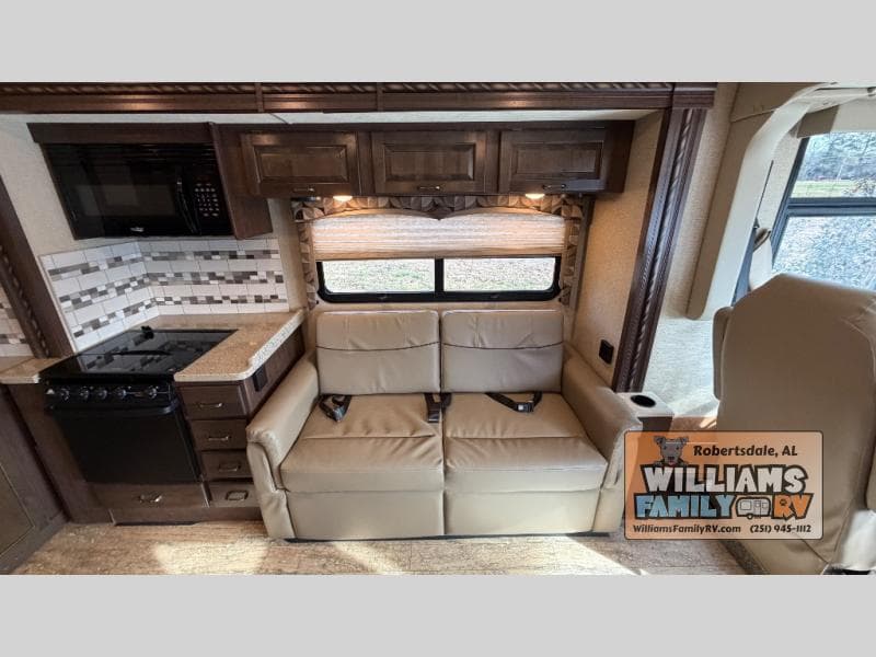 2017 Thor Motor Coach 2017 Thor Motor Coach Hurricane - thumbnail 11