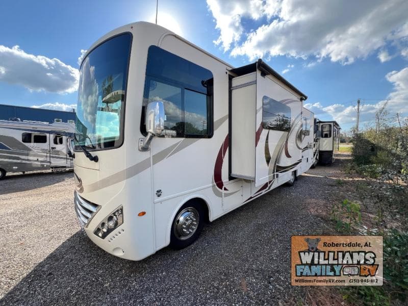 2017 Thor Motor Coach 2017 Thor Motor Coach Hurricane - thumbnail 44