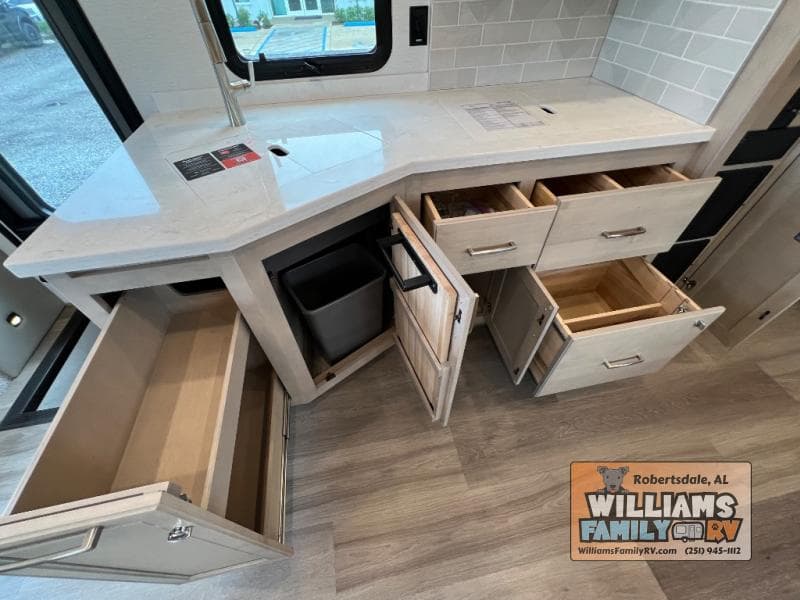 2026 Renegade 2026 Renegade Verona - thumbnail 15