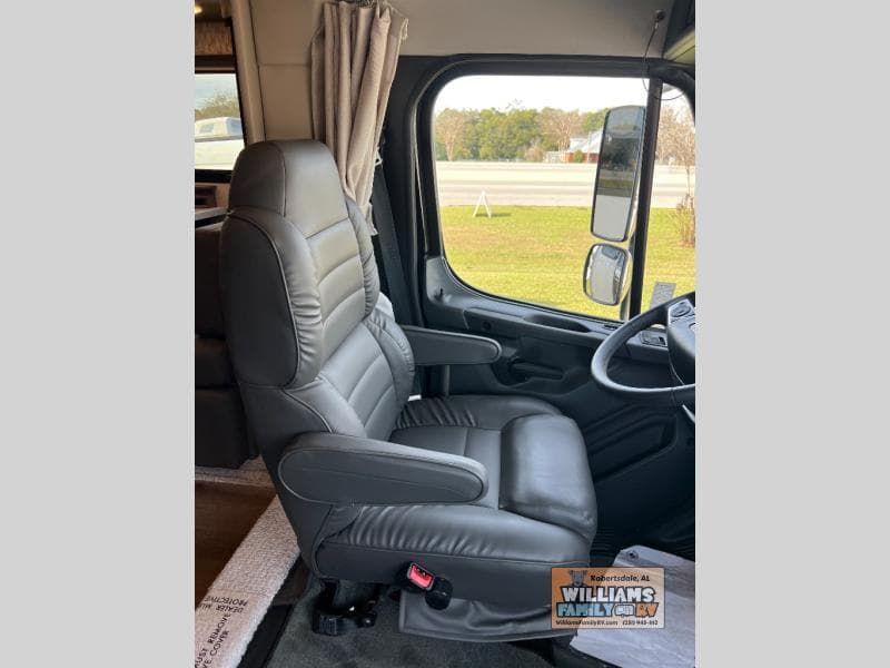 2026 Renegade 2026 Renegade Verona - thumbnail 43