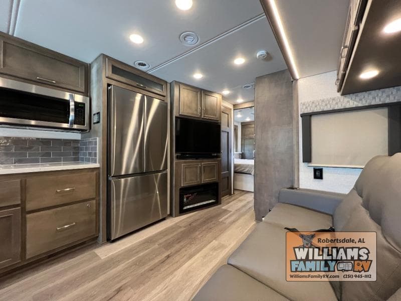 2026 Renegade 2026 Renegade Verona - thumbnail 19