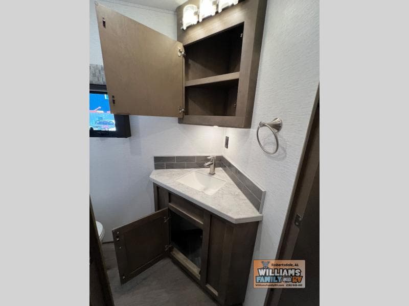 2026 Renegade 2026 Renegade Verona - thumbnail 25