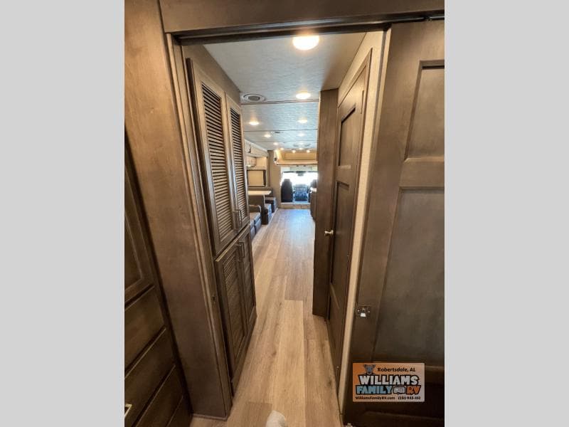 2026 Renegade 2026 Renegade Verona - thumbnail 40