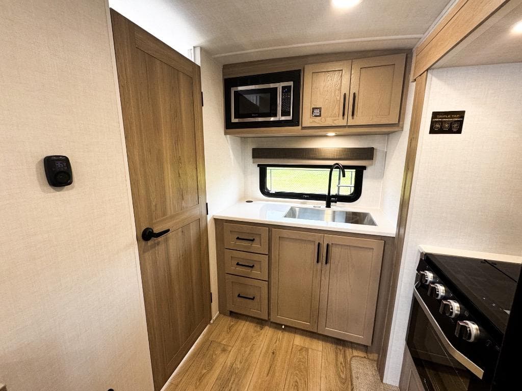 2026 Forest River 2026 Forest River Rockwood Mini Lite - thumbnail 5