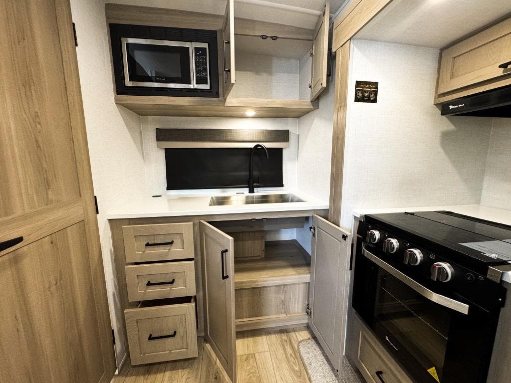 2026 Forest River 2026 Forest River Rockwood Mini Lite - thumbnail 6