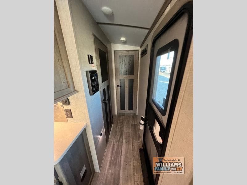 2021 Keystone 2021 Keystone Outback - thumbnail 16