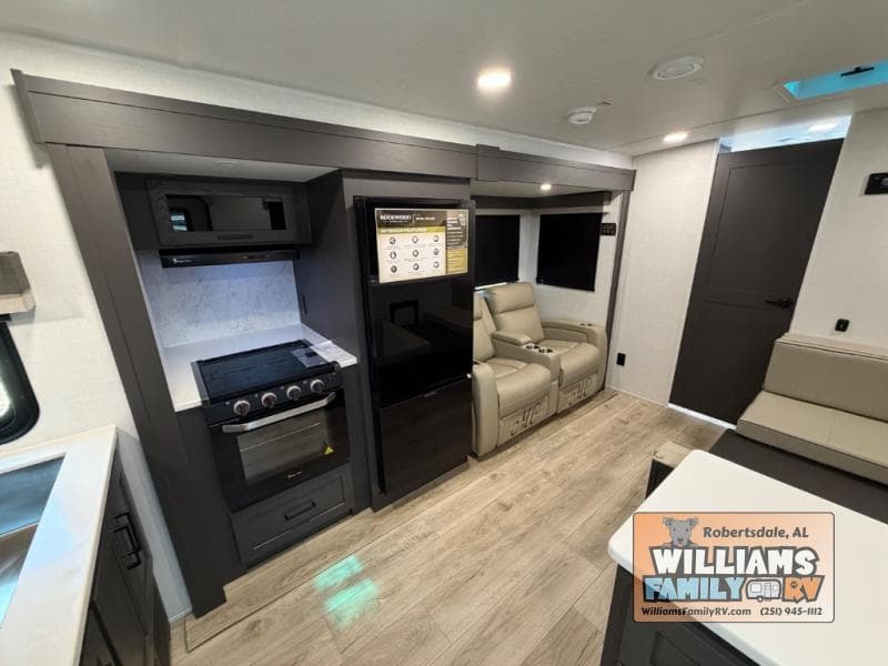 2026 Forest River 2026 Forest River Rockwood Ultra Lite - thumbnail 4