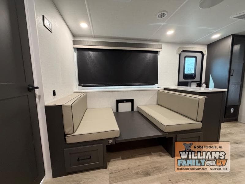 2026 Forest River 2026 Forest River Rockwood Ultra Lite - thumbnail 8