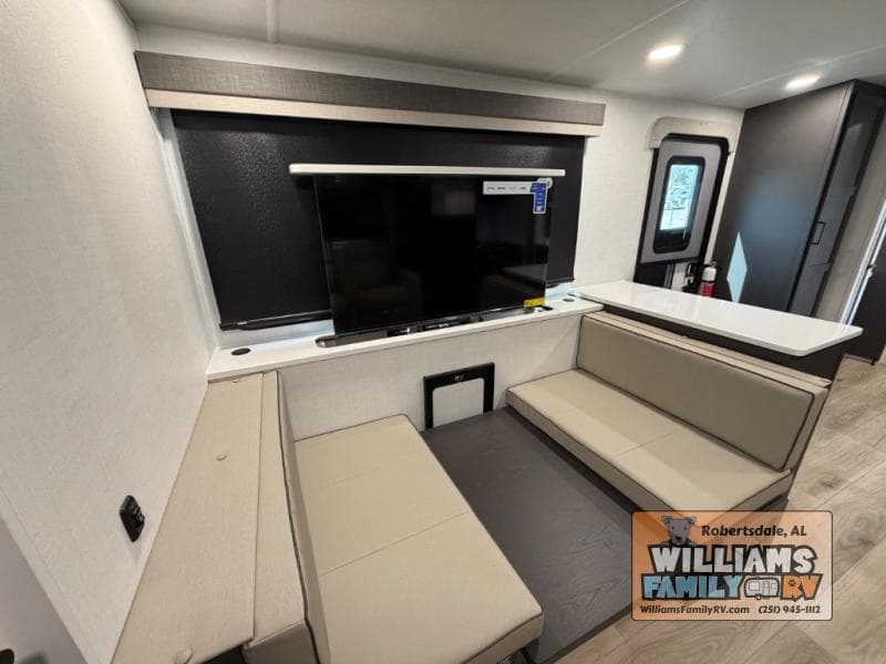 2026 Forest River 2026 Forest River Rockwood Ultra Lite - thumbnail 9