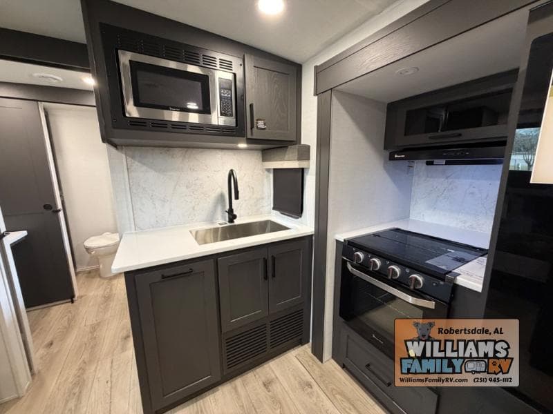 2026 Forest River 2026 Forest River Rockwood Ultra Lite - thumbnail 13