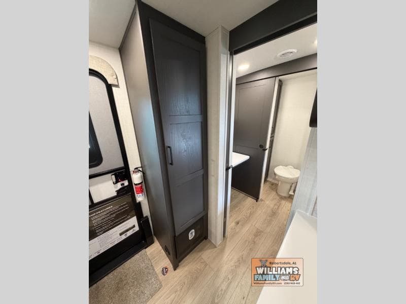 2026 Forest River 2026 Forest River Rockwood Ultra Lite - thumbnail 15