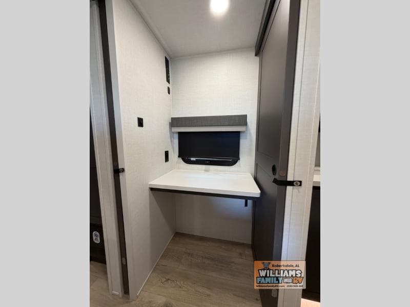 2026 Forest River 2026 Forest River Rockwood Ultra Lite - thumbnail 17