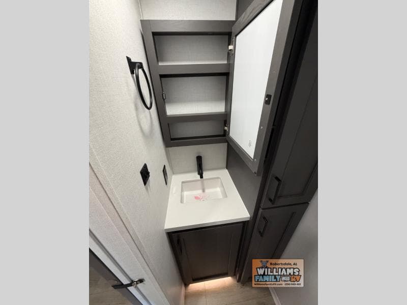 2026 Forest River 2026 Forest River Rockwood Ultra Lite - thumbnail 22