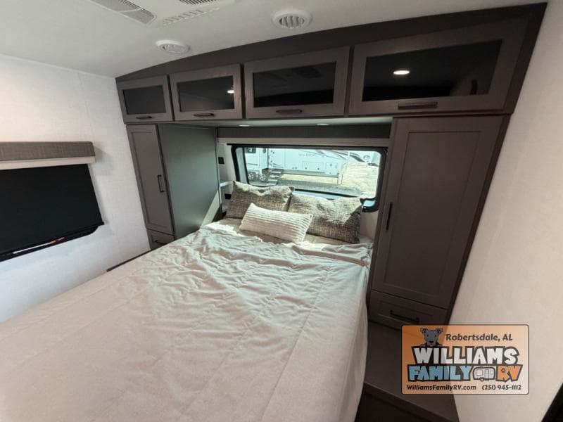 2026 Forest River 2026 Forest River Rockwood Ultra Lite - thumbnail 31