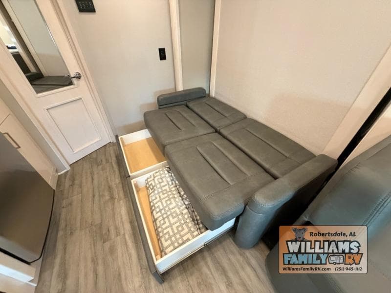 2023 Renegade 2023 Renegade Vienna - thumbnail 15