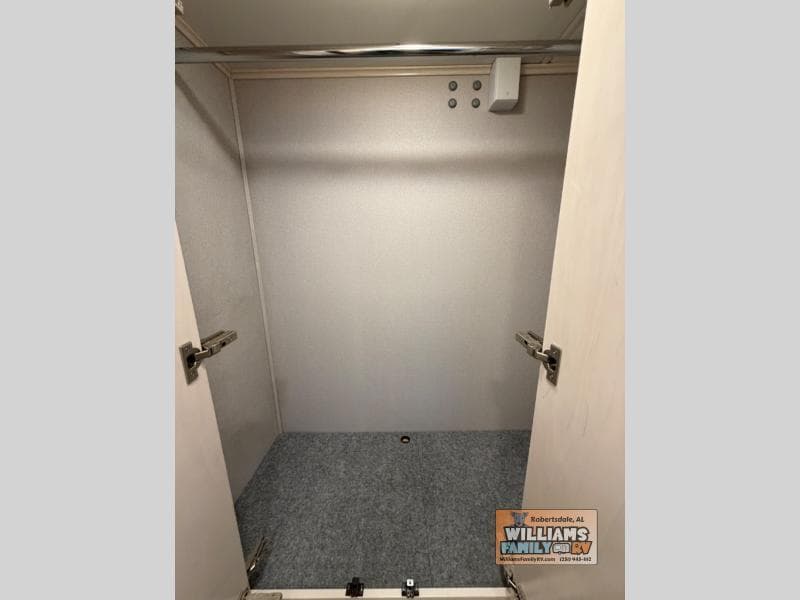 2023 Renegade 2023 Renegade Vienna - thumbnail 20