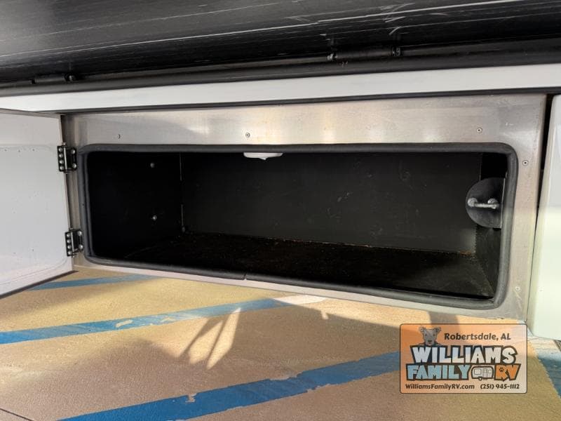 2023 Renegade 2023 Renegade Vienna - thumbnail 34