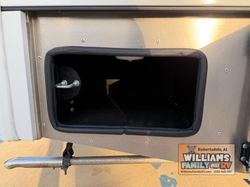 2023 Renegade 2023 Renegade Vienna - thumbnail 36